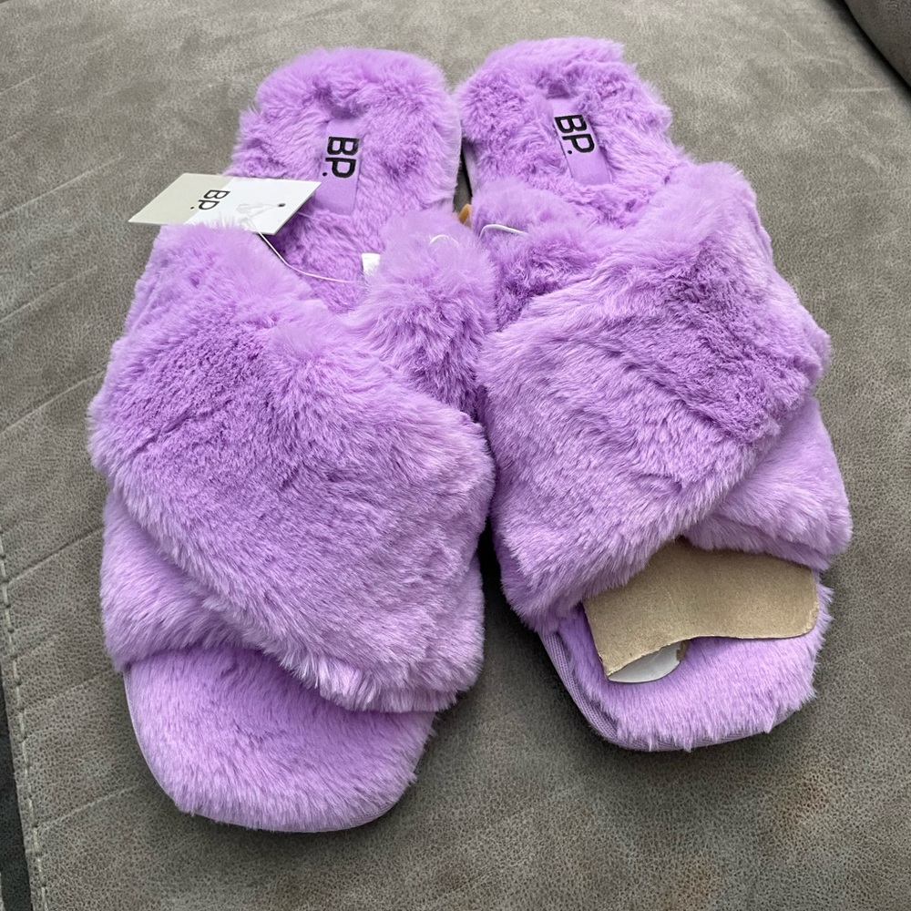 NWT Mae cross strap faux fur slippers